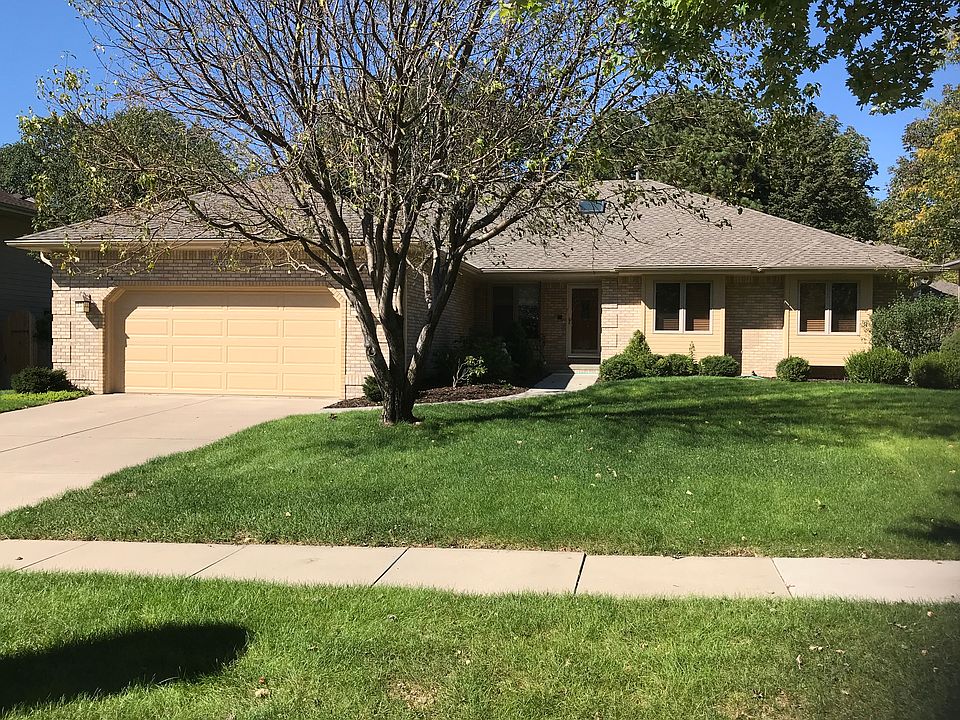 1st image of 2421 S 77th Pl