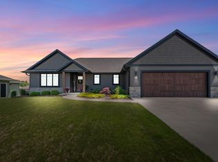 3001 Stonebrook Dr, Sheboygan, WI 53081