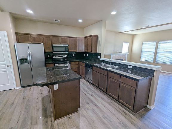 3rd image of 5997 Blue River Dr SE