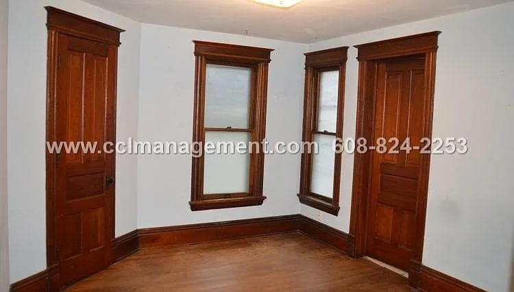 16 N Broom St #2