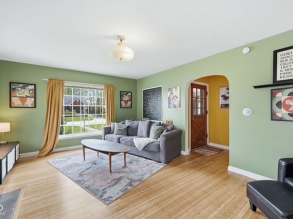 5th image of 1312 N Leland Ave