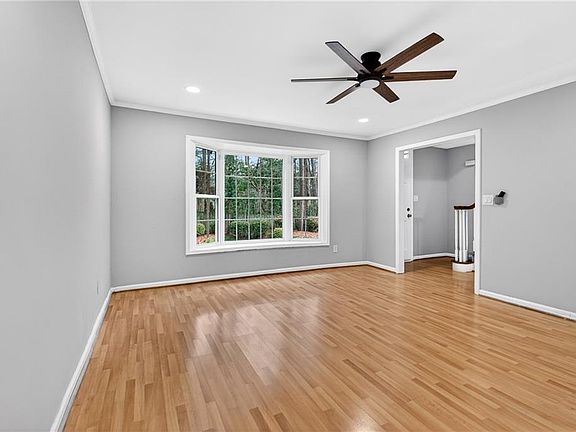 4th image of 6520 Roswell Rd Unit 48