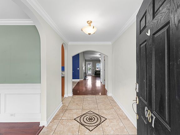 3rd image of 687 Twinflower St.