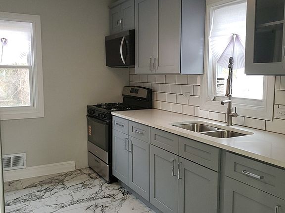 5th image of 14529 Clinton St
