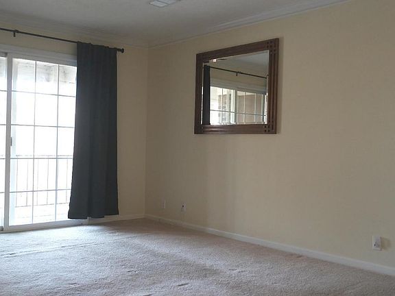 3rd image of 306 Logsdon Ct