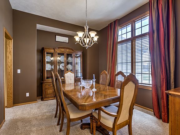 3rd image of 21309 Hampton Dr