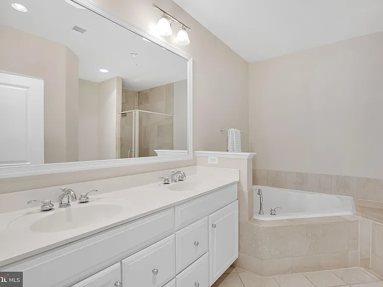 714 Bracey Ln — Photo 33