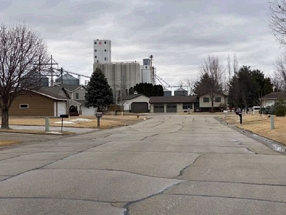 Exterior Neighborhood (street photo)
