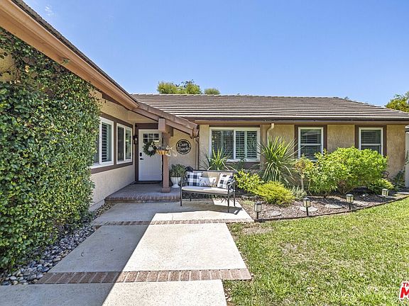 3rd image of 25601 Rancho Adobe Rd