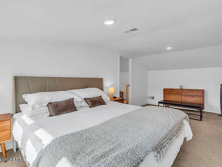 55 Merritt Ave — Photo 13