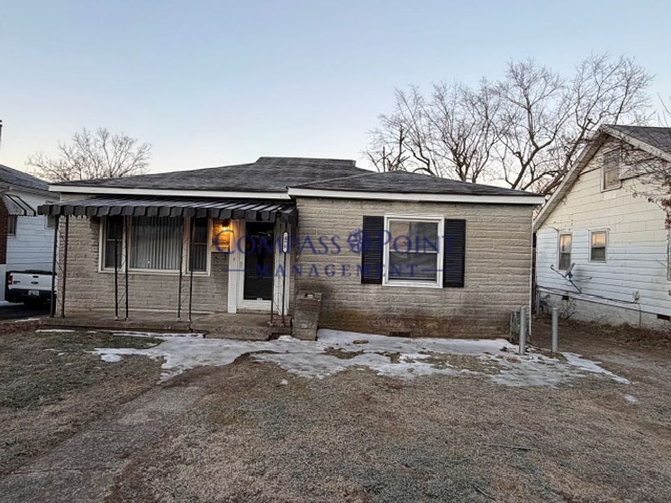 1st image of 470 Emerson Dr