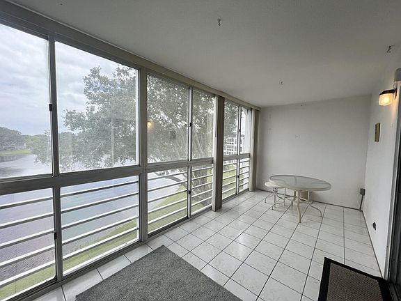 2nd image of 4116 Cambridge E
