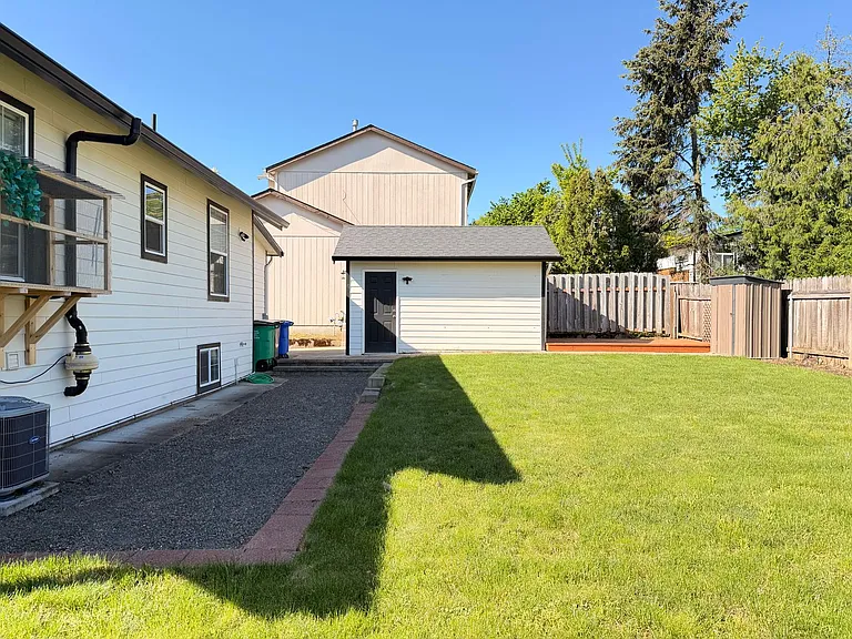10107 SE Harold St — Photo 29