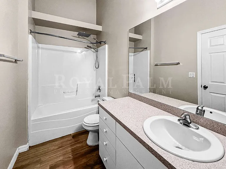 2130 NE 8th Pl — Photo 26