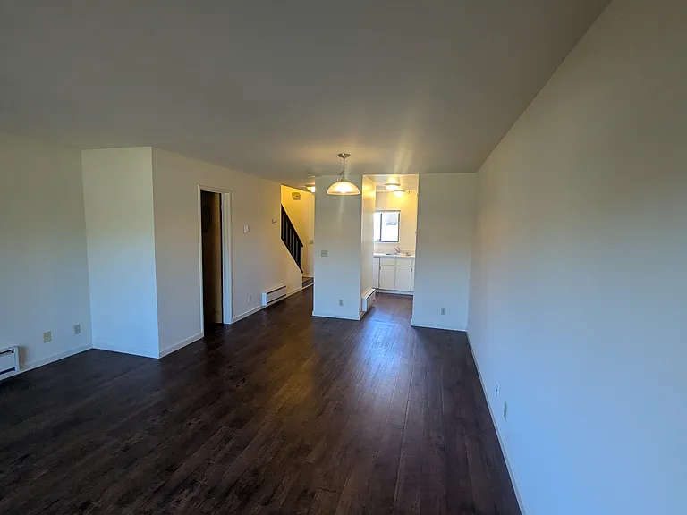 415 Dela Vina Ave #F — Photo 3