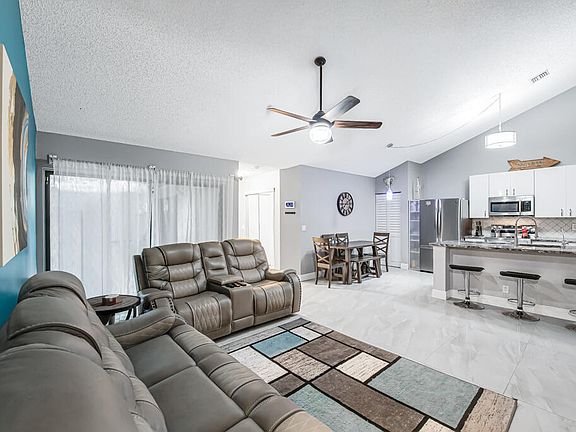 3rd image of 8888 Thumbwood Circle Apt B