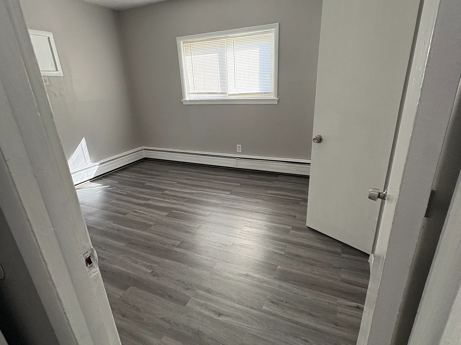 1 bed, 400 sqft, $1,400 — Photo 4