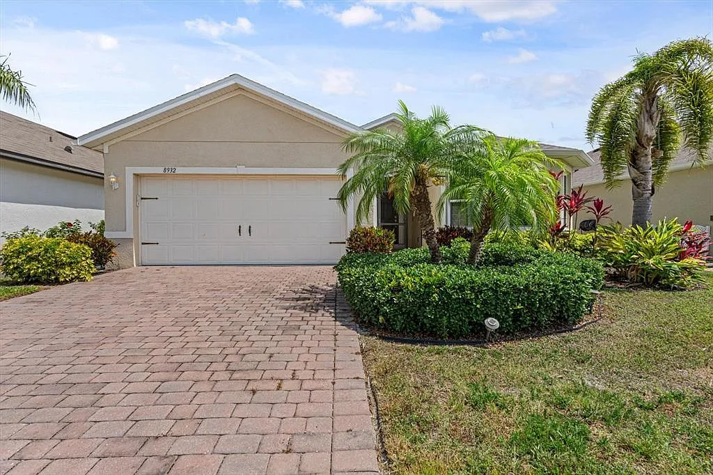 3 bed, 2.0 bath, 1753 sqft, $2,500 — Photo 2
