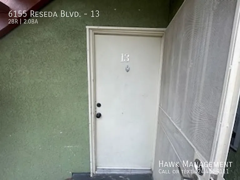 6155 Reseda Blvd #13 — Photo 17