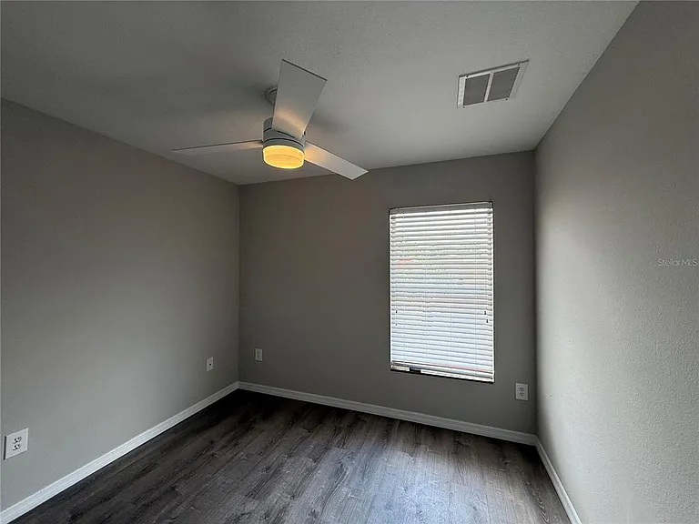 2907 W Chestnut St — Photo 8