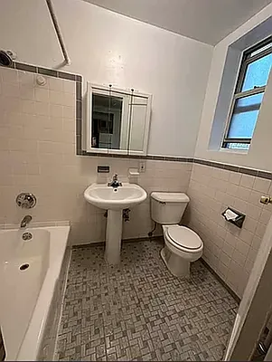 Rented by Queens Apartments Realty LLC | media 4