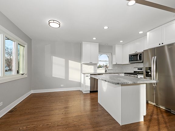 4th image of 8433 Central Ave