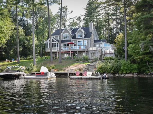 1043 Fortunes Trl, Algonquin Highlands, ON K0M 1J2