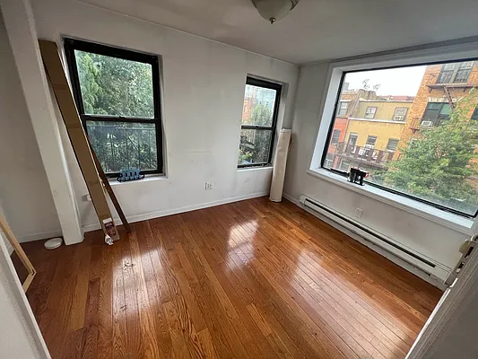 Rented by Delmark Realty LLC | media 74