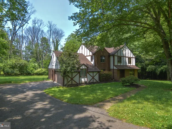 624 Woodview Dr, Hockessin, DE 19707