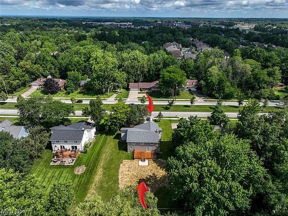 2nd image of 26274 Fairmount Blvd