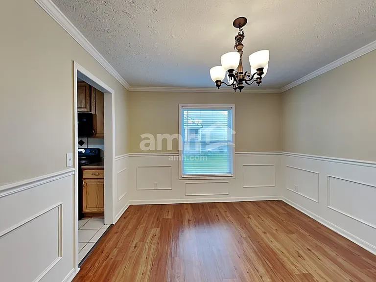 311 Hartford Ct — Photo 8