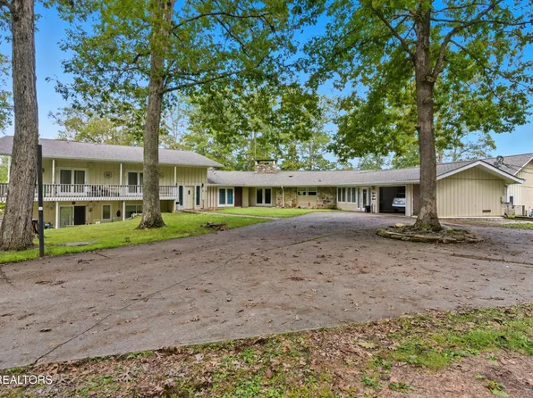 605 S Lake Dr, Oneida, TN 37841