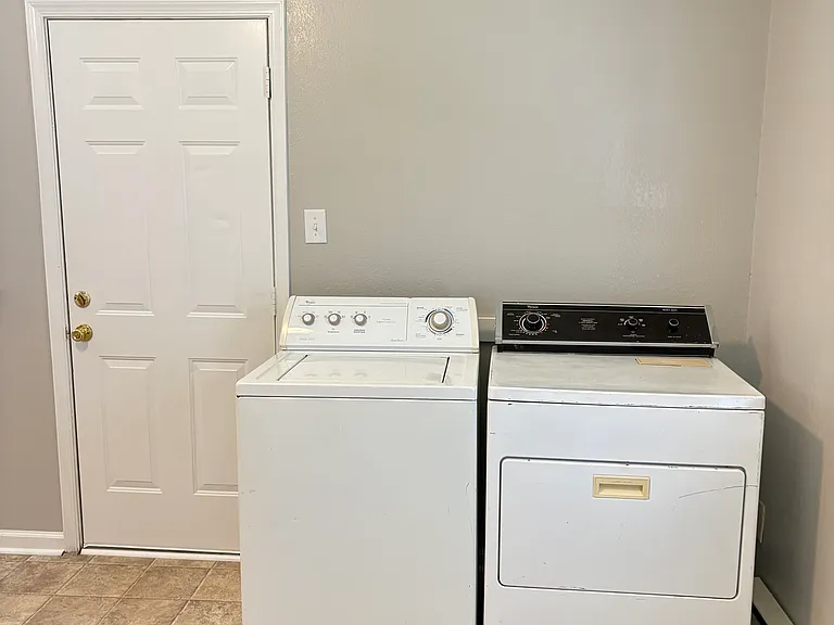 105 Roland Dr — Photo 10