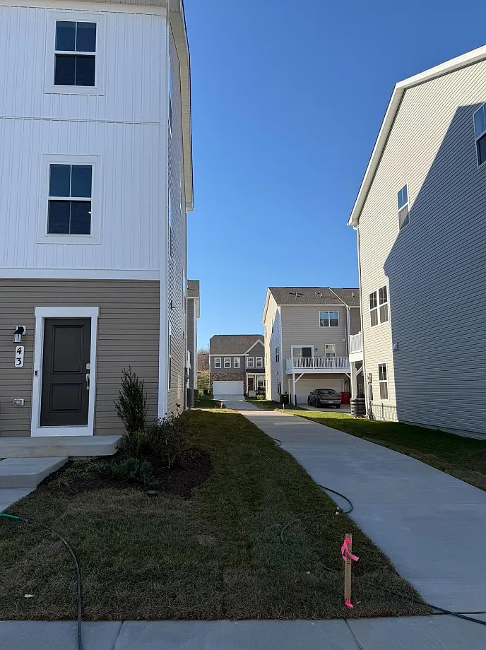 3 bed, 1768 sqft, $2,050 — Photo 2