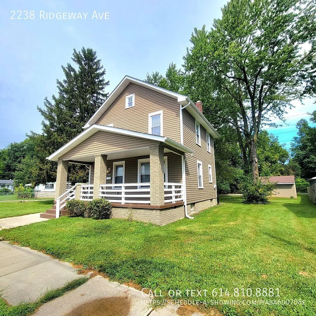 Beautifully Remodeled Home with Garage on a Large Corner Lot in Columbus — Photo 2