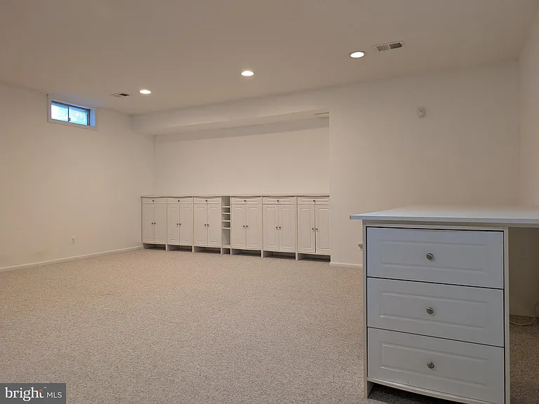 8 Trewbridge Ct — Photo 16