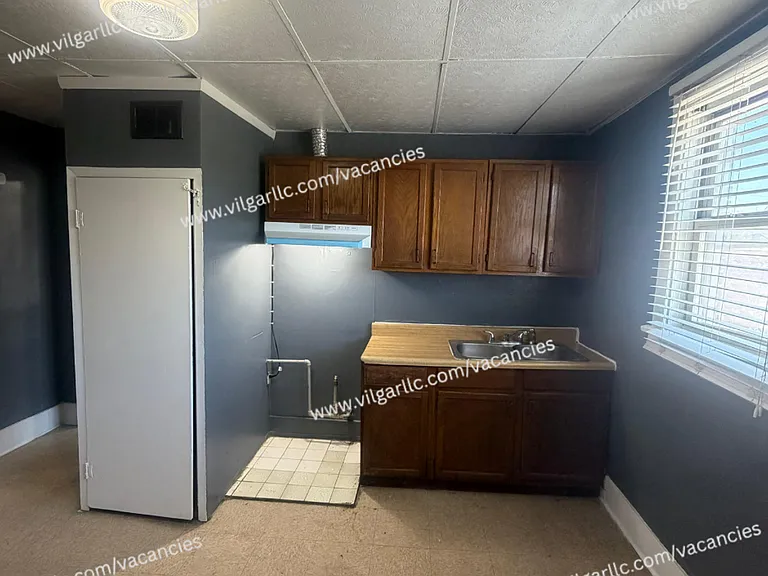 4002 Pulaski St — Photo 3