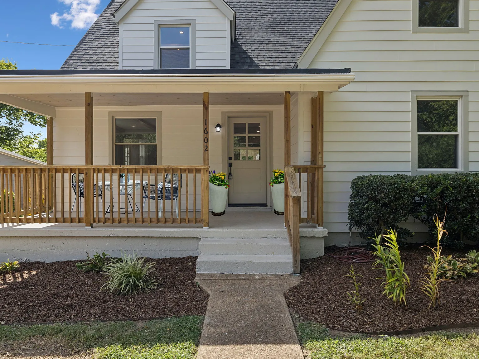 4 bed, 2370 sqft, $4,750 — Photo 1
