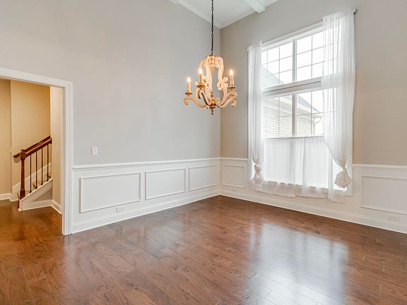 5th image of 571 Maple Valley Loop