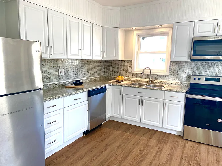 471 Carey Ave #1 — Photo 6