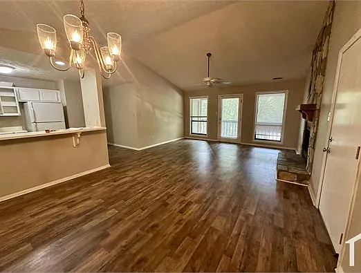 1816 Tryon Dr #8 — Photo 5