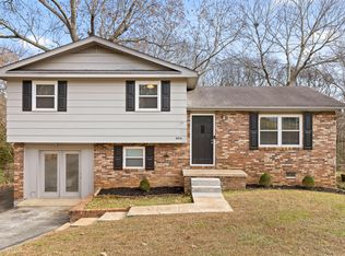 8916 Drake Parkway Rd, Chattanooga, TN 37416