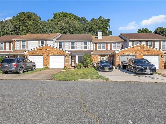 2nd image of 4022 Roebling Ln