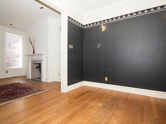 Crown Molding in LR & DR