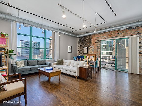 2nd image of 1020 S Wabash Ave APT 6A
