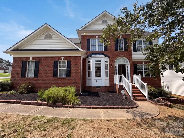 2318 Phlox Ct, Charlotte, NC 28213