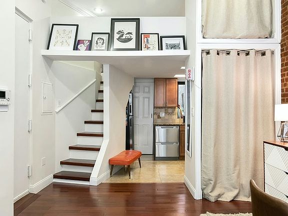 3rd image of 213 W 85th St #1A