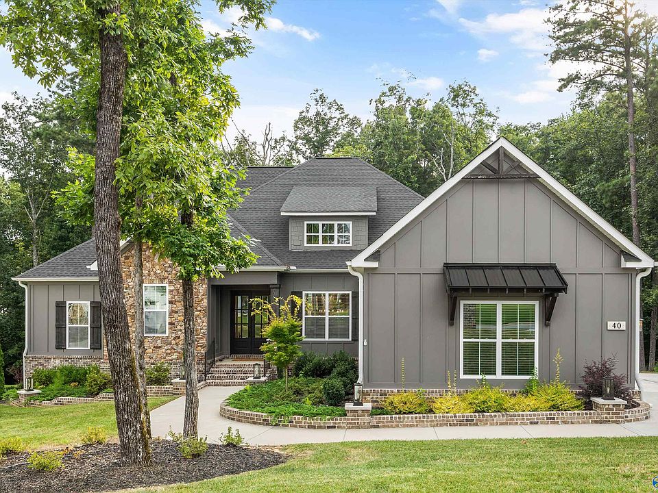 1st image of 40 Ridge Bluff Cir
