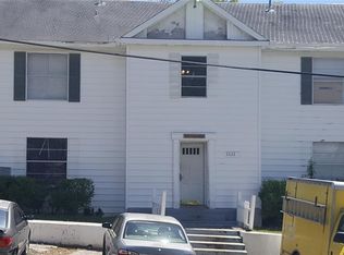 1111 8th St APT 2, Huntsville, TX 77320