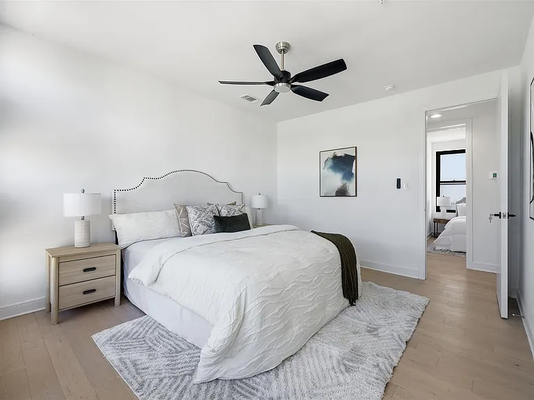 4635 Manett St #101 — Photo 22